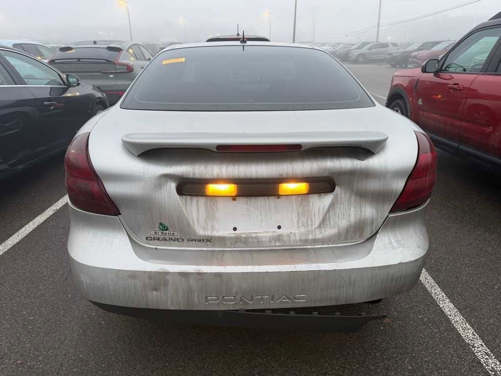 Used 2006 Pontiac Grand Prix w/ Premium Package image 3