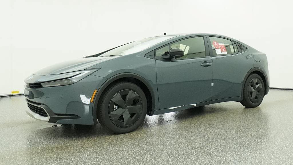 New 2027 Toyota Prius Plug-In Hybrid FWD image 17