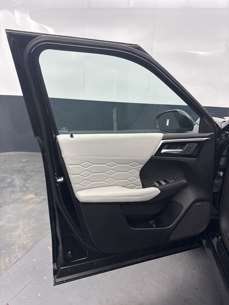 New 2025 Mitsubishi Outlander SEL image 15