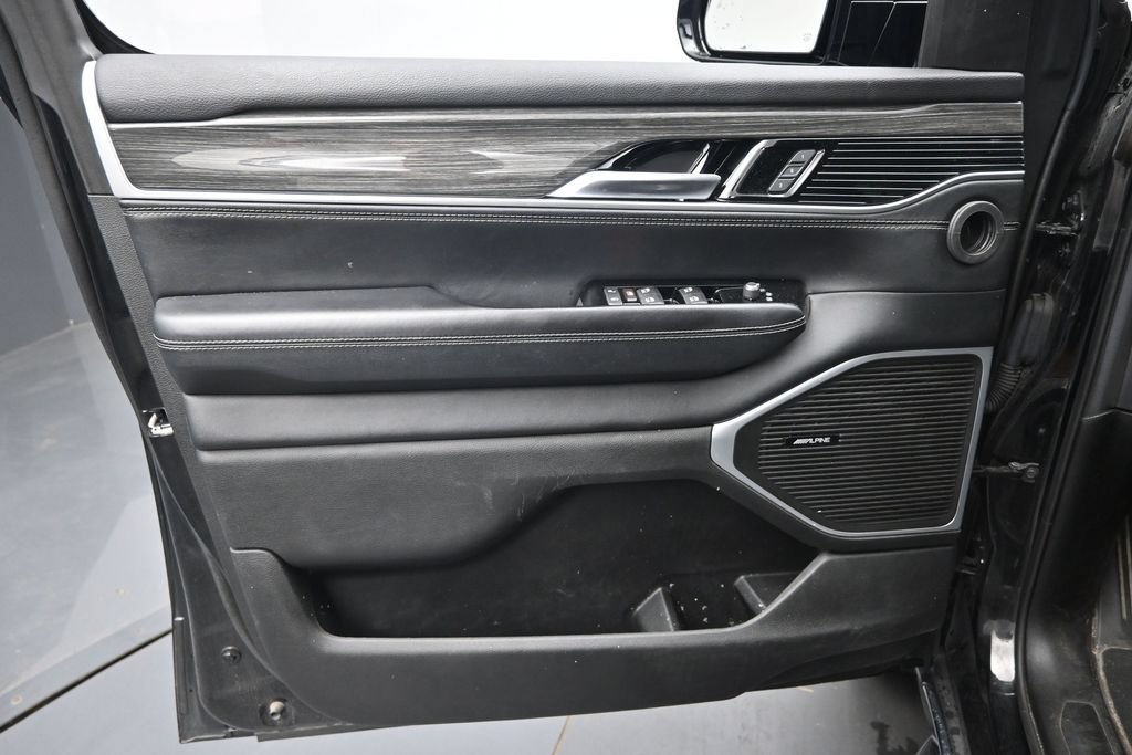 Used 2022 Jeep Wagoneer Series II AWD/4WD image 22