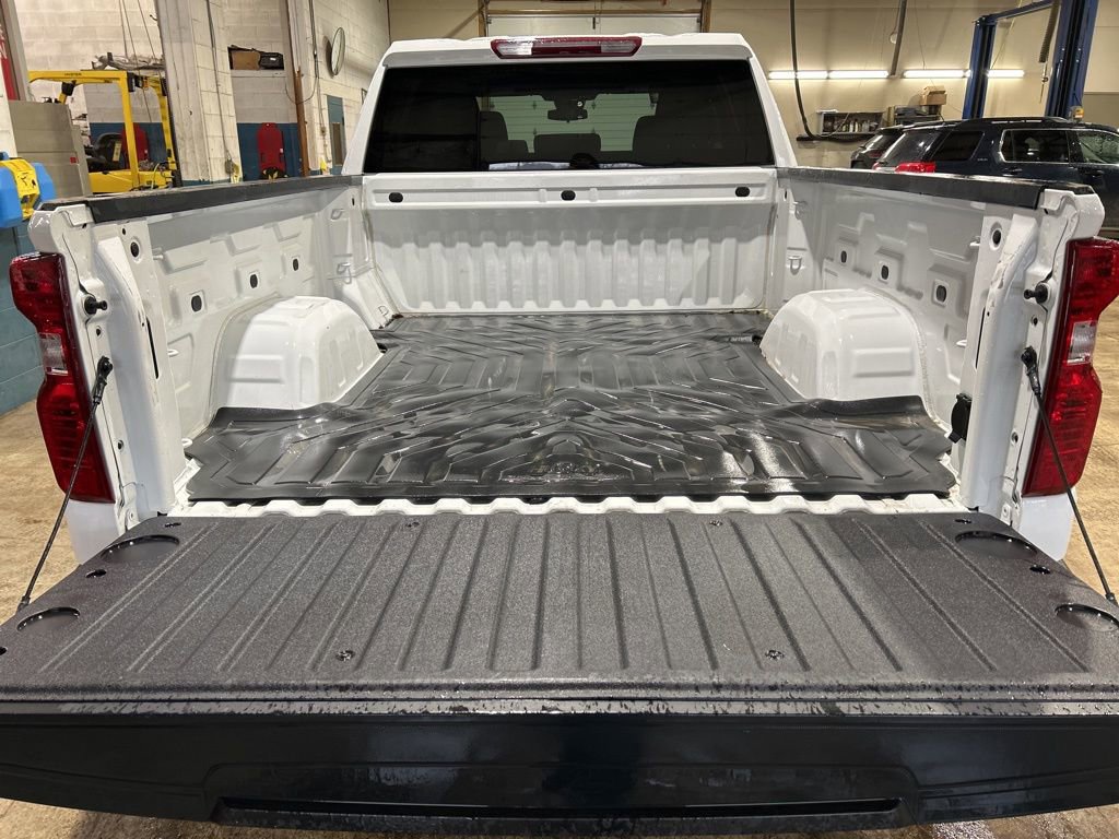 Used 2023 Chevrolet Silverado 1500 Custom image 9
