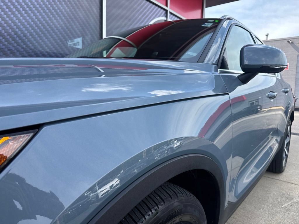 Used 2023 Volvo XC40 B5 Plus AWD/4WD image 17