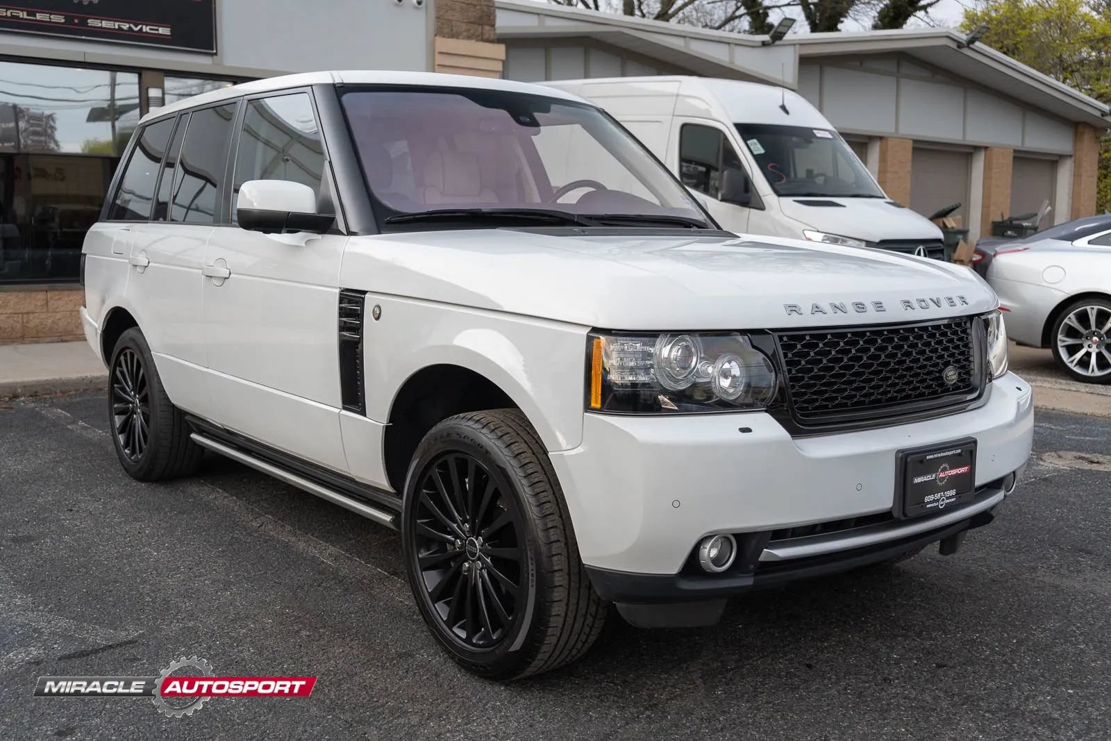 Used 2012 Land Rover Range Rover Supercharged AWD/4WD image 3