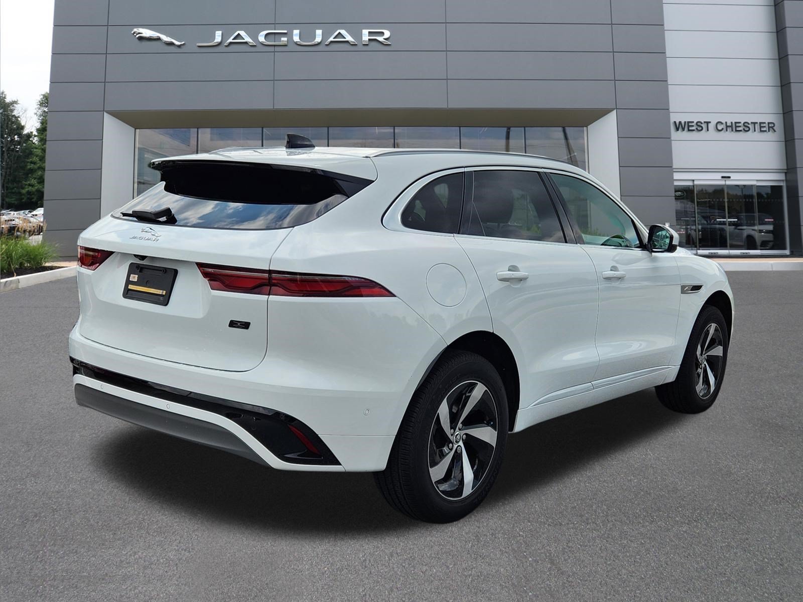 Certified 2026 Jaguar F-PACE R-Dynamic S AWD/4WD image 4