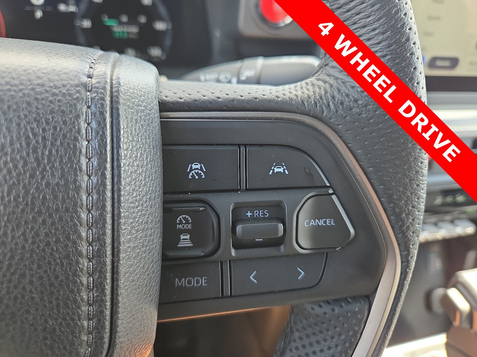 Used 2025 Toyota Tacoma TRD Sport AWD/4WD image 18
