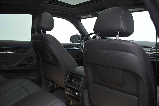 Used 2019 BMW X6 sDrive35i w/ Convenience Package image 18