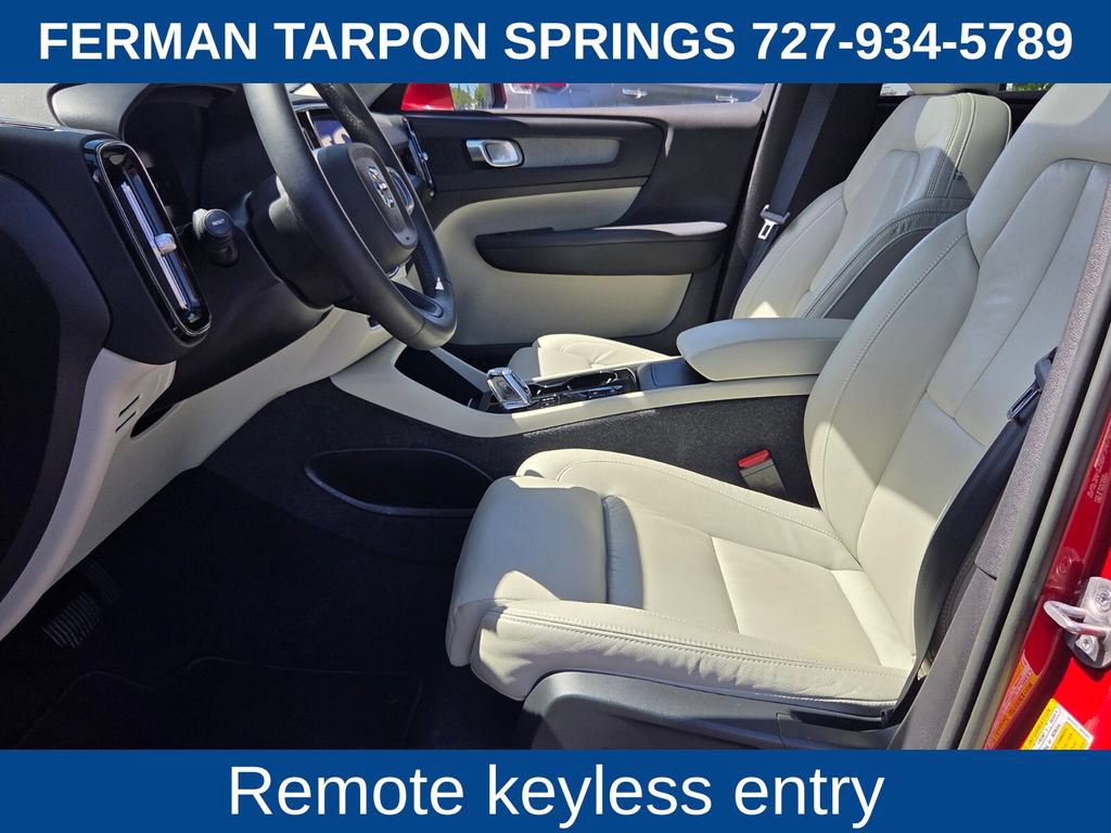 Certified 2023 Volvo XC40 B5 Plus AWD/4WD image 14