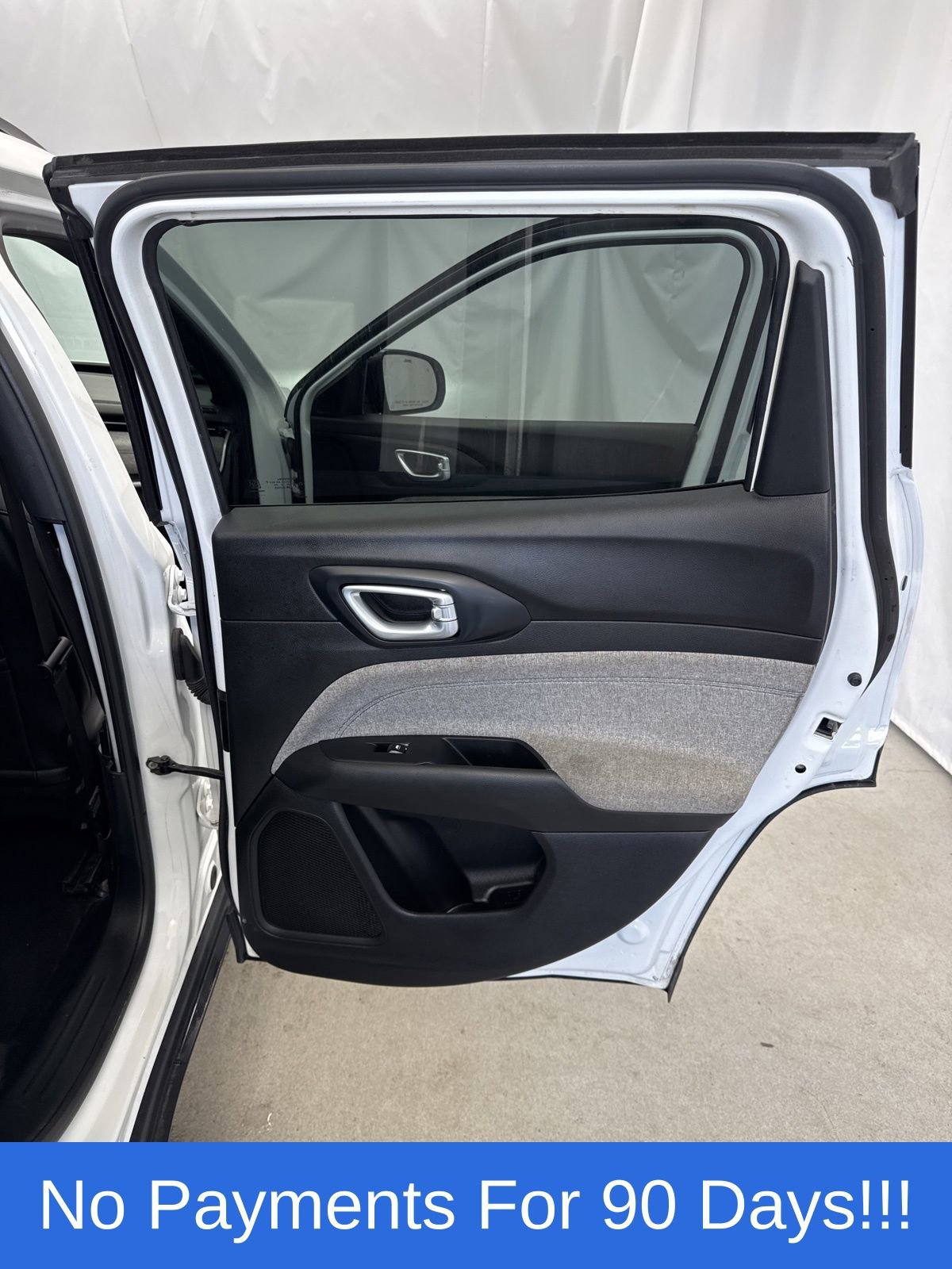 Used 2023 Jeep Compass Latitude AWD/4WD image 34