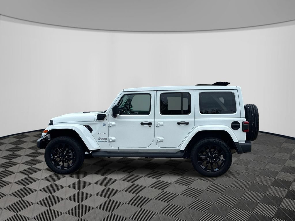 Used 2023 Jeep Wrangler Unlimited Sahara w/ Cold Weather Group AWD/4WD image 4