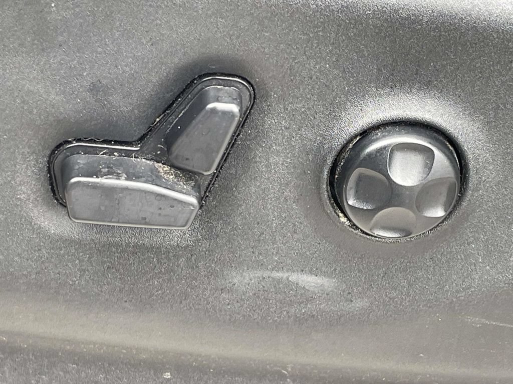 Certified 2017 Chrysler Pacifica Touring-L FWD image 26