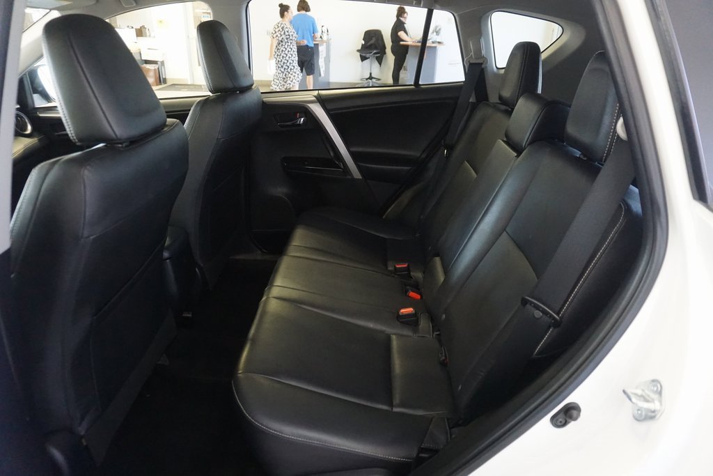 Certified 2018 Toyota RAV4 Limited image 24