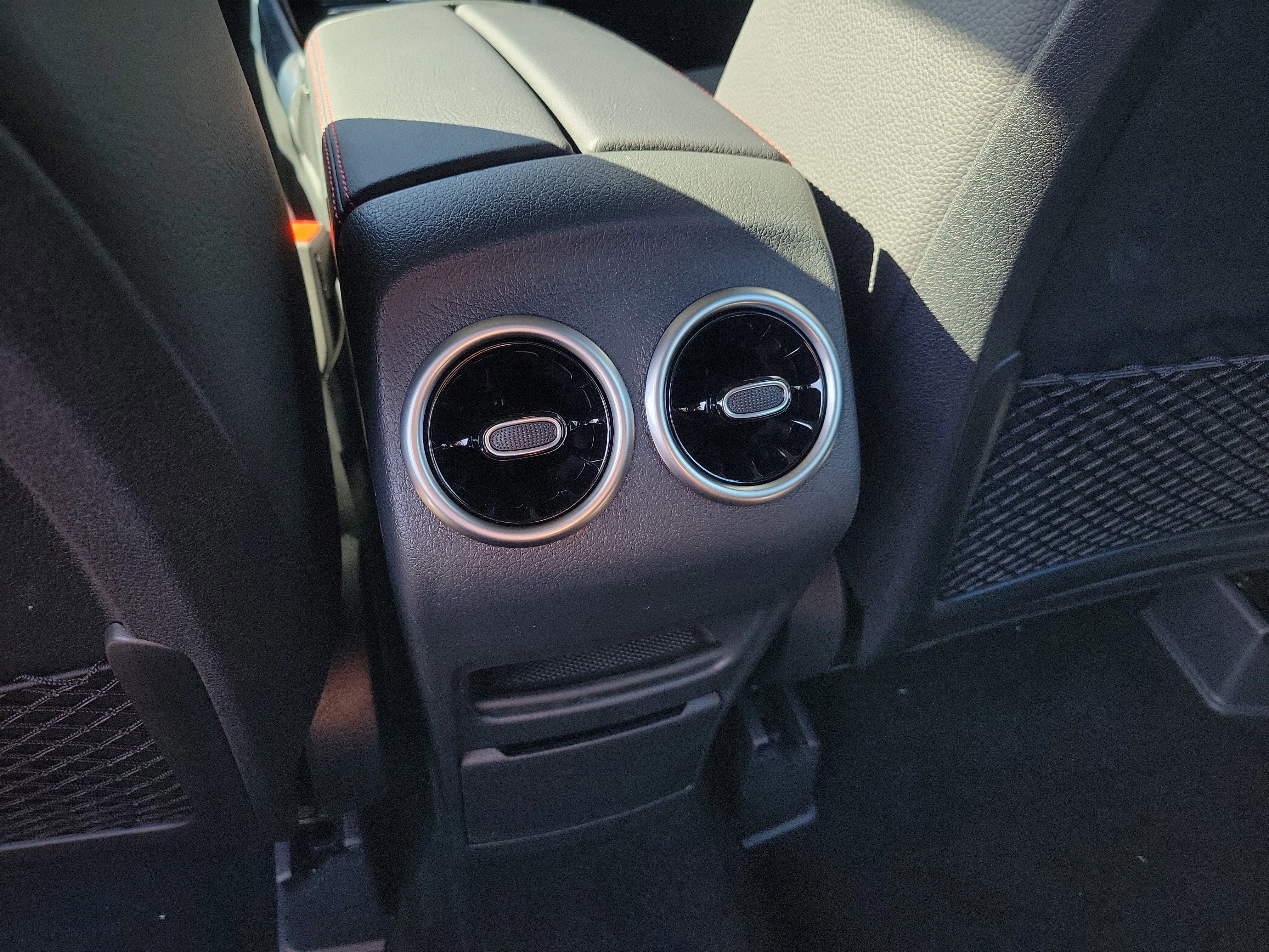 New 2026 Mercedes-Benz GLB 35 AMG 4MATIC image 9