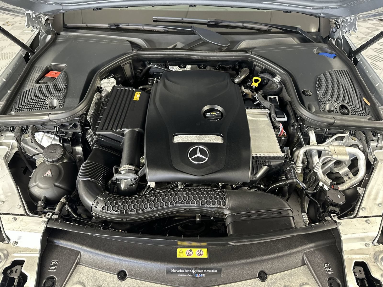 Used 2018 Mercedes-Benz E 300 4MATIC w/ Premium 2 Package (Q02) image 28