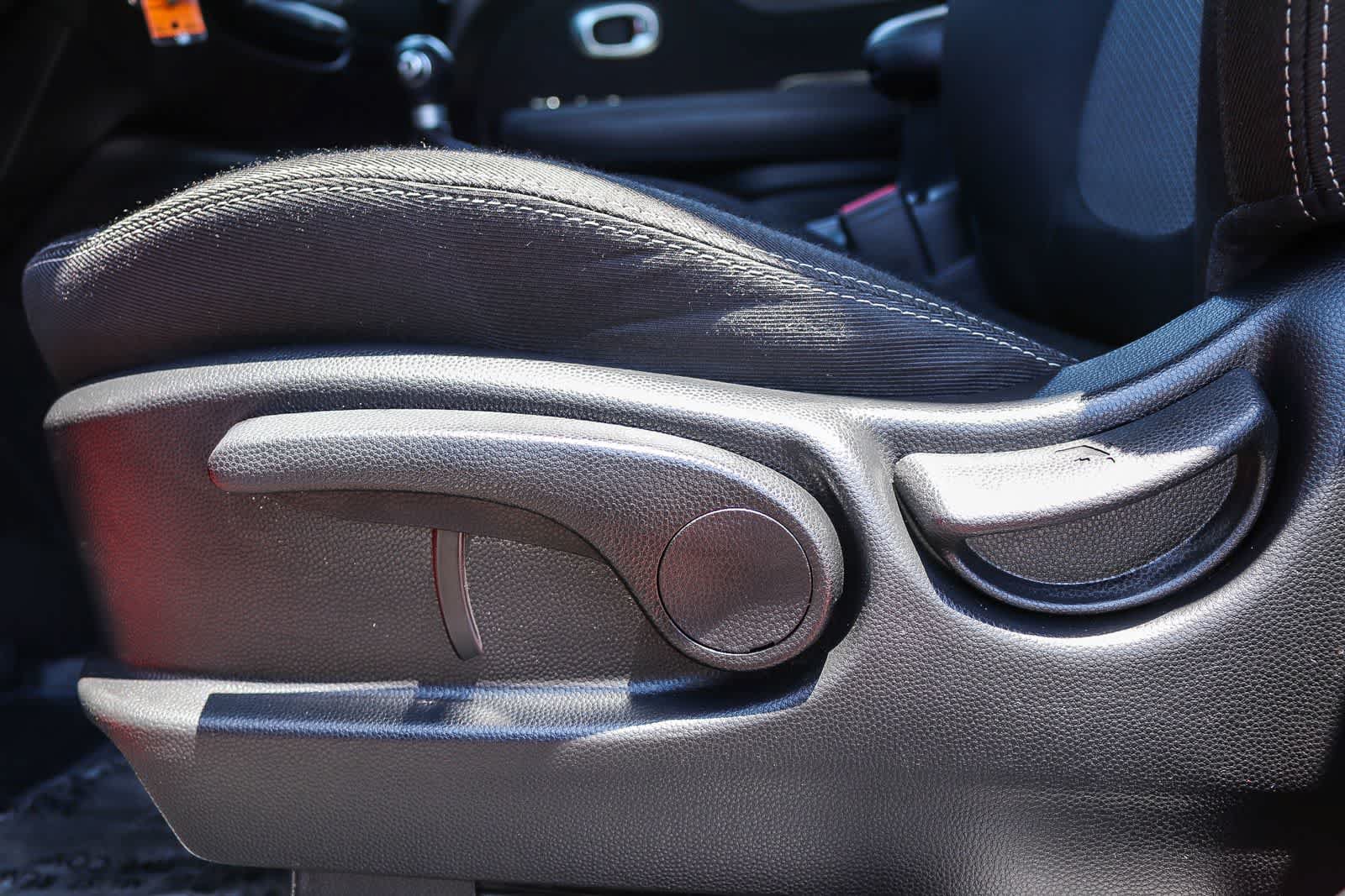 Used 2018 Kia Soul + FWD image 20