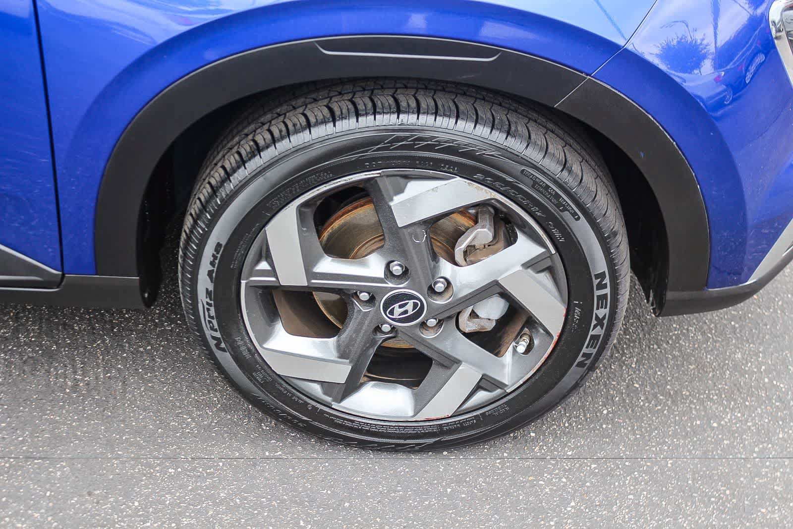 Certified 2024 Hyundai Venue SEL FWD image 12