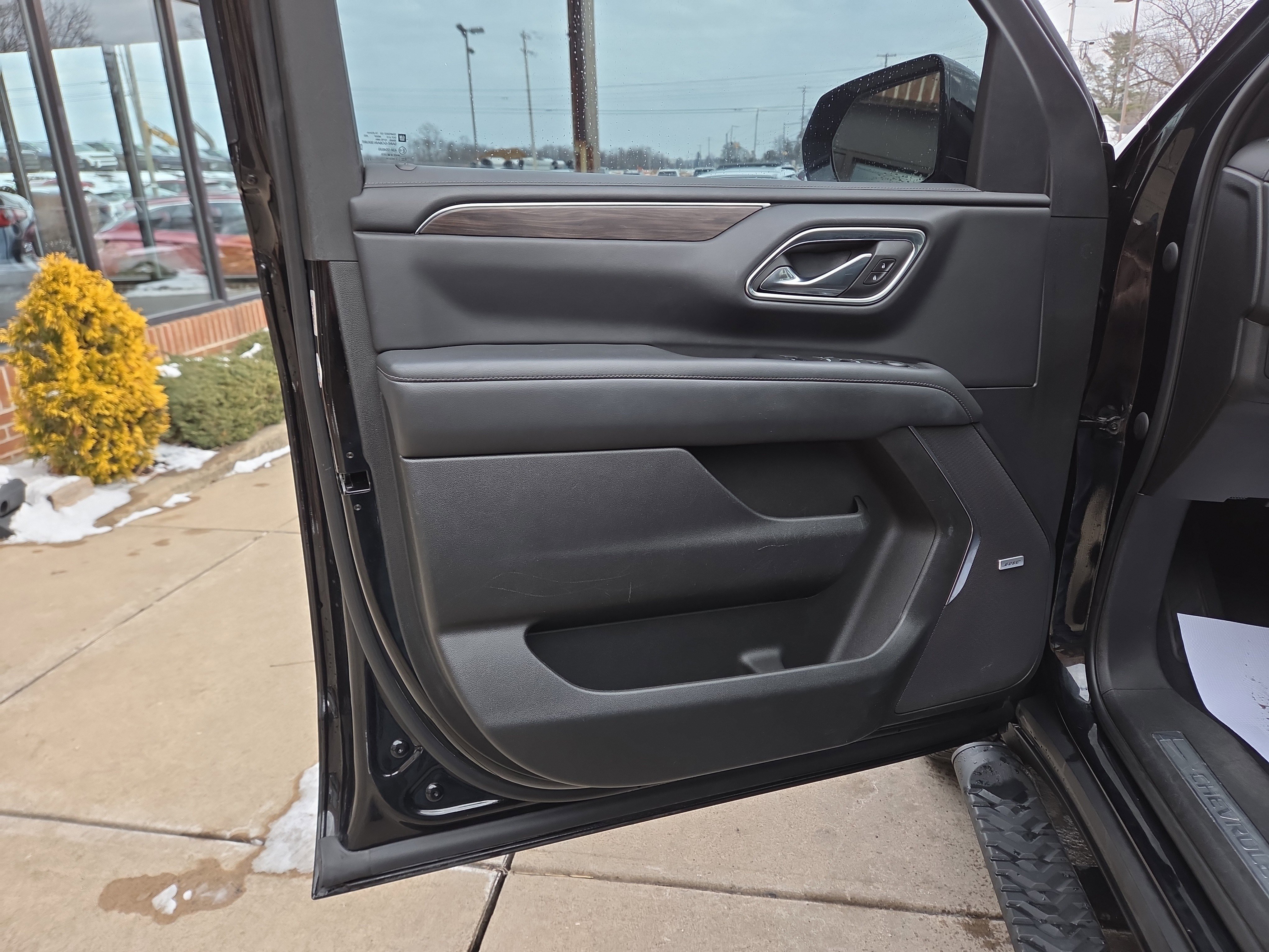 Used 2023 Chevrolet Tahoe Z71 w/ Luxury Package image 16