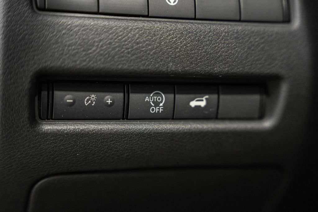 Used 2023 Nissan Rogue Platinum AWD/4WD image 48