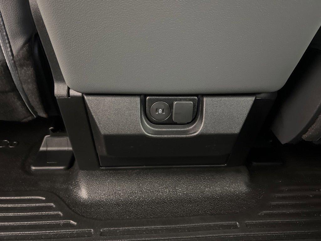 New 2026 Ford F250 XL w/ XL Chrome Package image 25