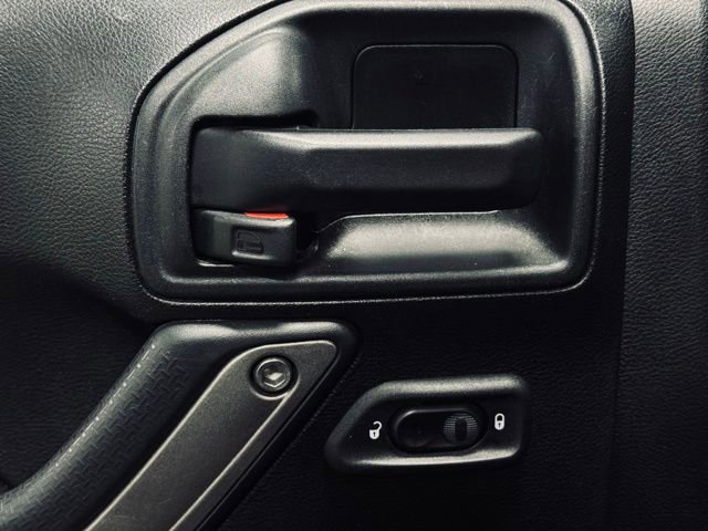 Used 2018 Jeep Wrangler Sport image 12