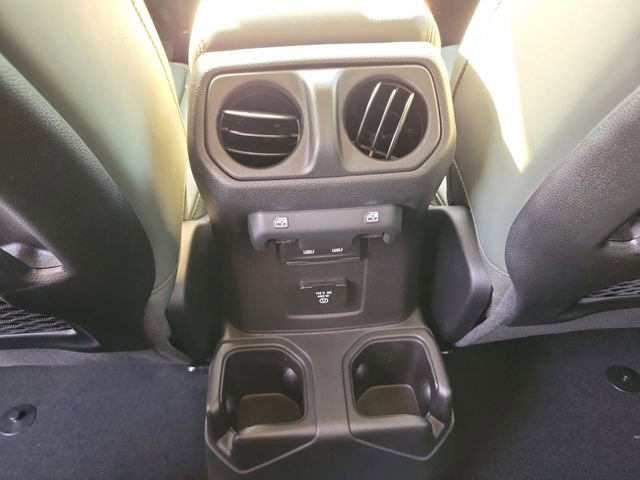 New 2026 Jeep Gladiator Mojave w/ Steel Bumper Group AWD/4WD image 9