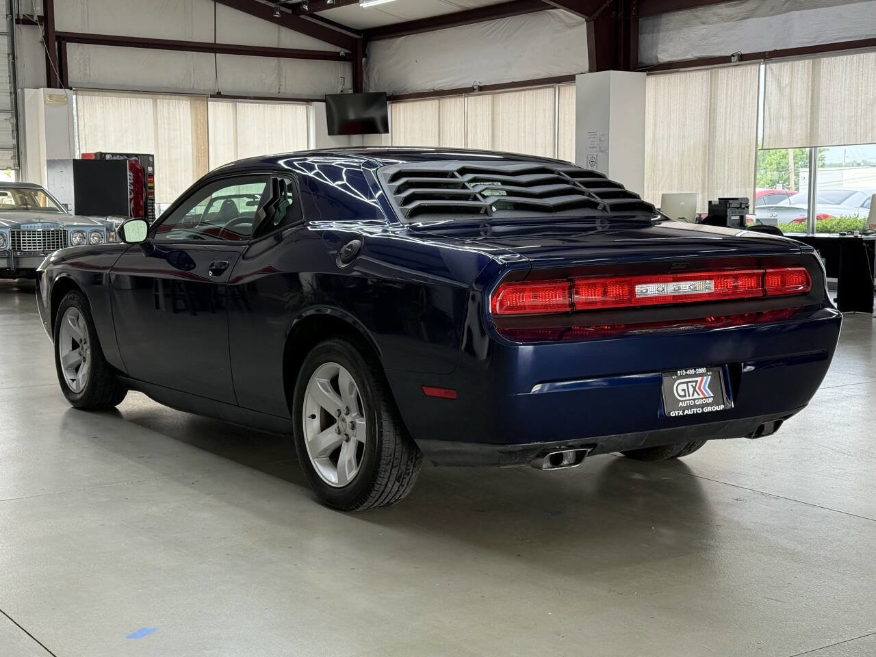 Used 2014 Dodge Challenger SXT RWD image 5