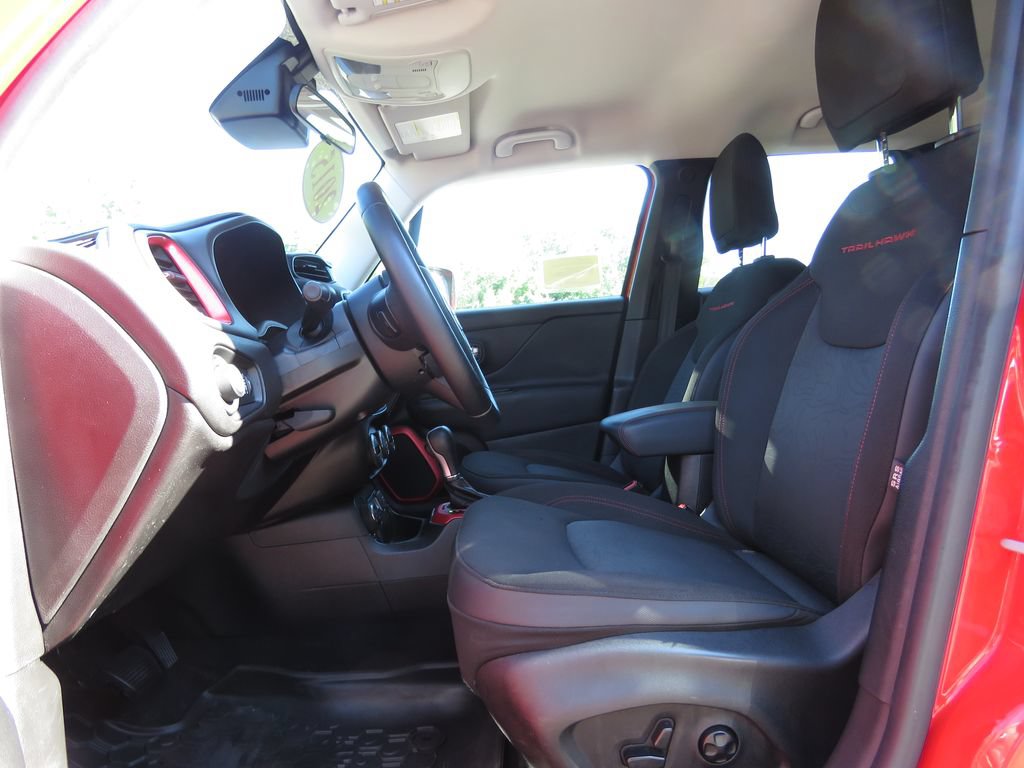 Used 2015 Jeep Renegade Trailhawk w/ Popular Equipment Group AWD/4WD image 10