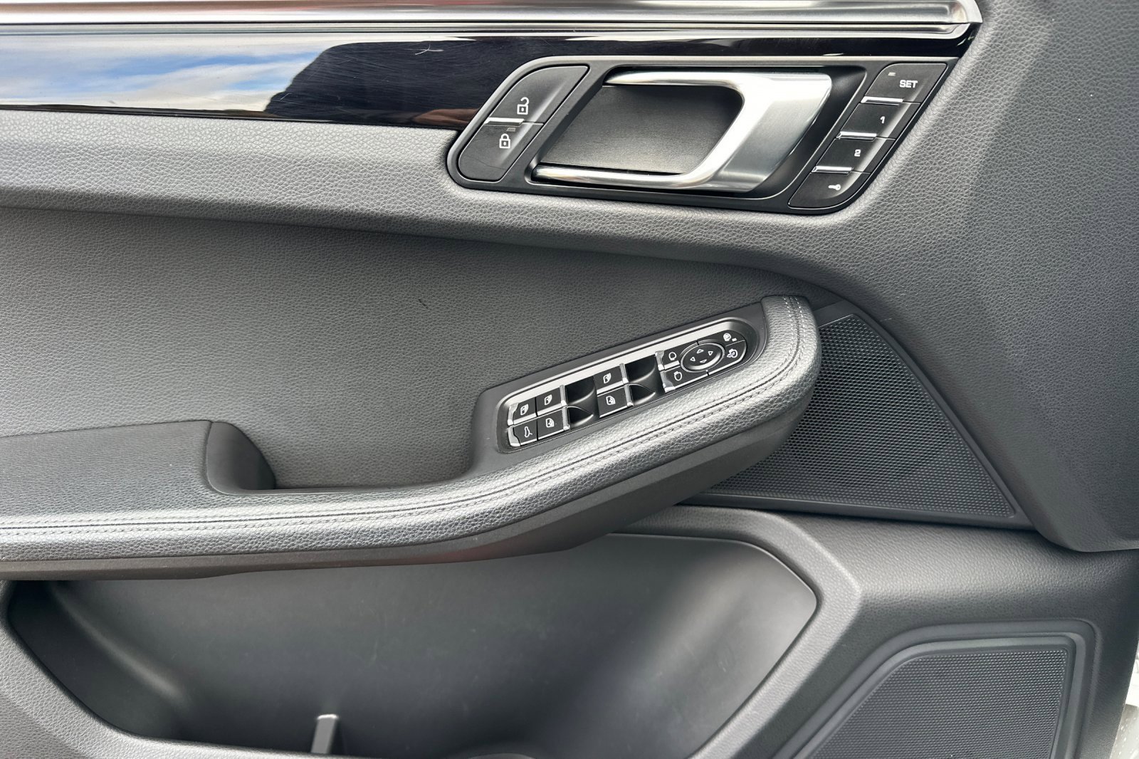 Used 2020 Porsche Macan image 14