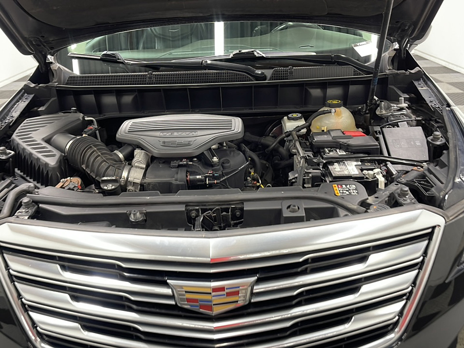 Used 2018 Cadillac XT5 Luxury w/ Driver Awareness Package FWD image 27