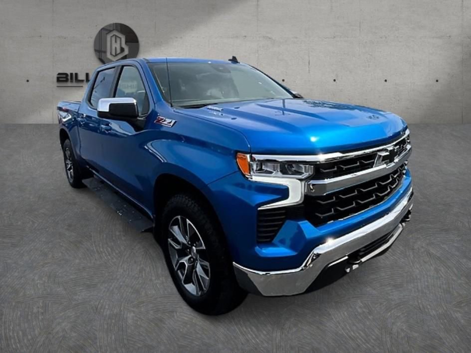 Used 2024 Chevrolet Silverado 1500 LT w/ Z71 Off-Road Package AWD/4WD image 3