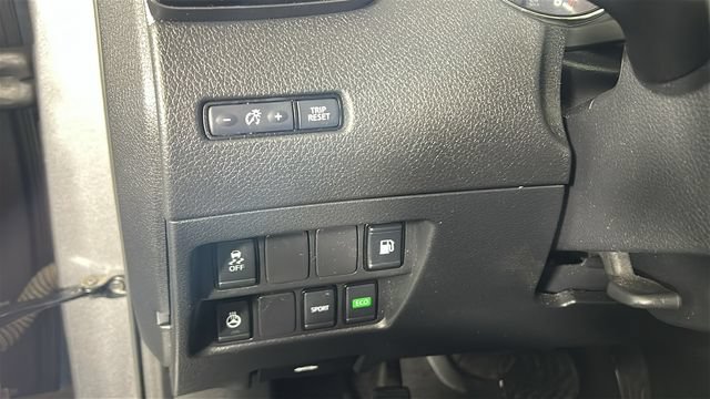 Used 2020 Nissan Rogue S FWD image 19