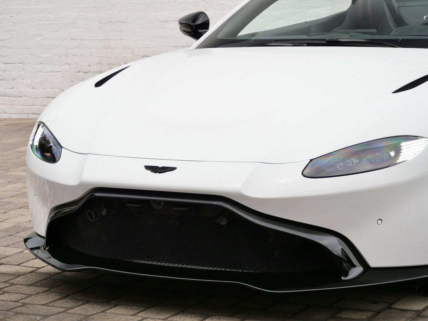Used 2023 Aston Martin V8 Vantage Roadster RWD image 15