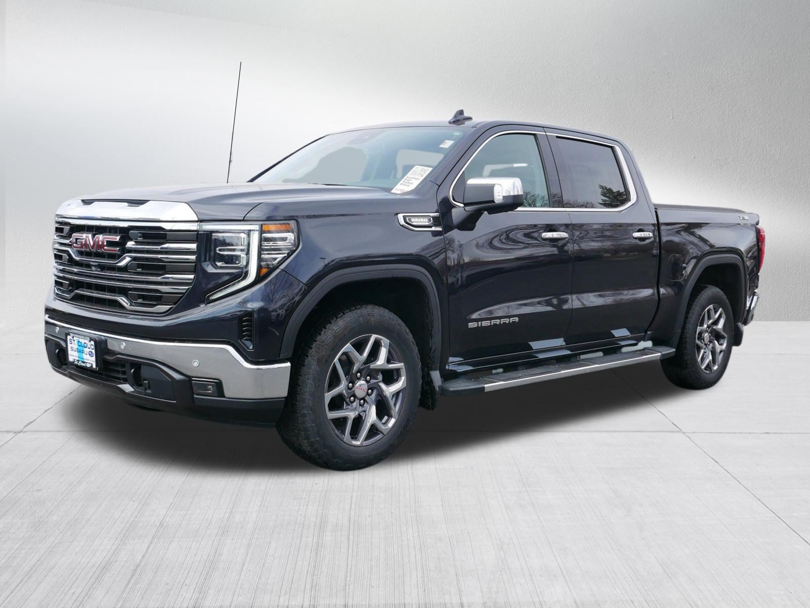 Used 2022 GMC Sierra 1500 SLT w/ SLT Premium Plus Package AWD/4WD image 3