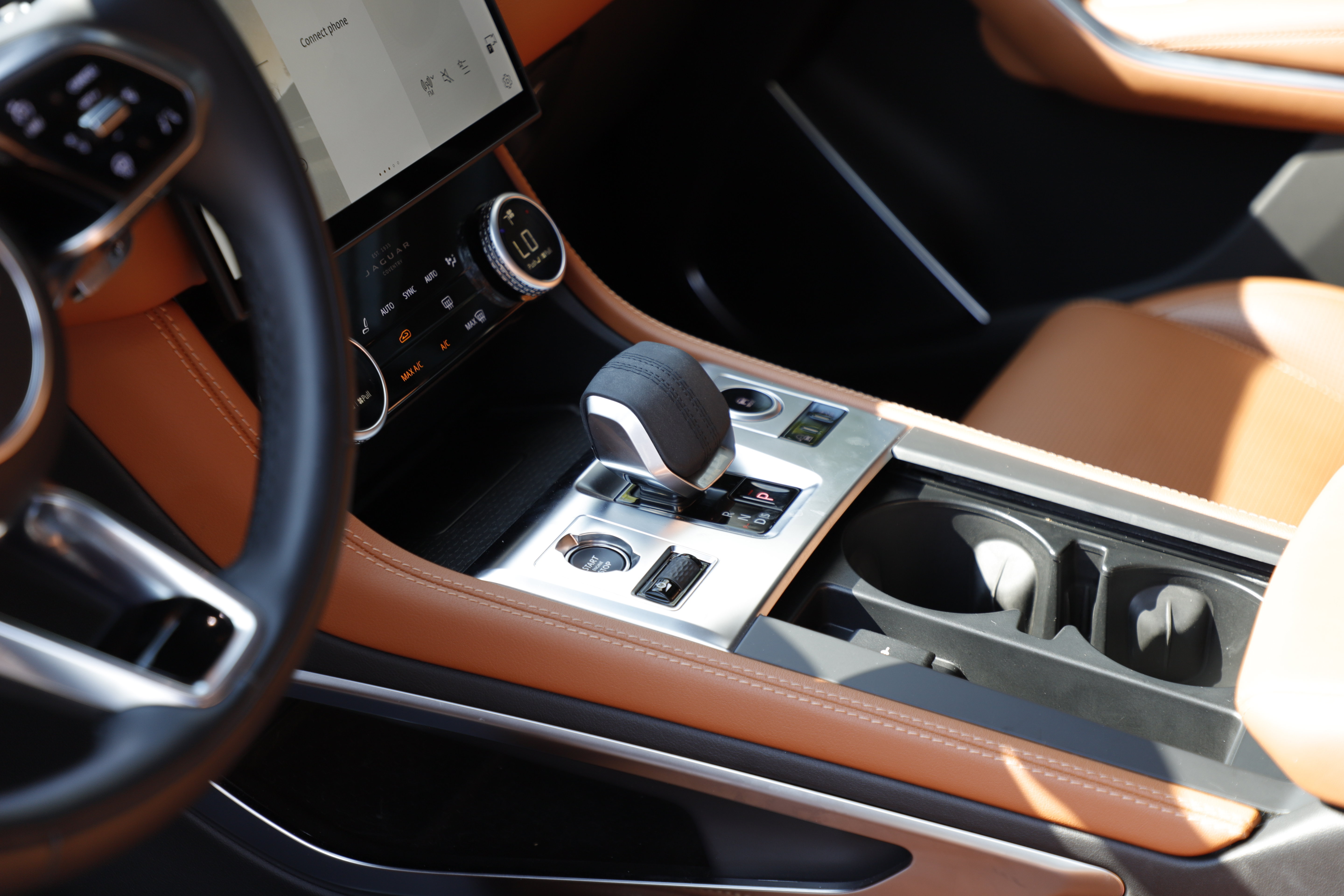 Certified 2025 Jaguar F-PACE R-Dynamic S AWD/4WD image 21