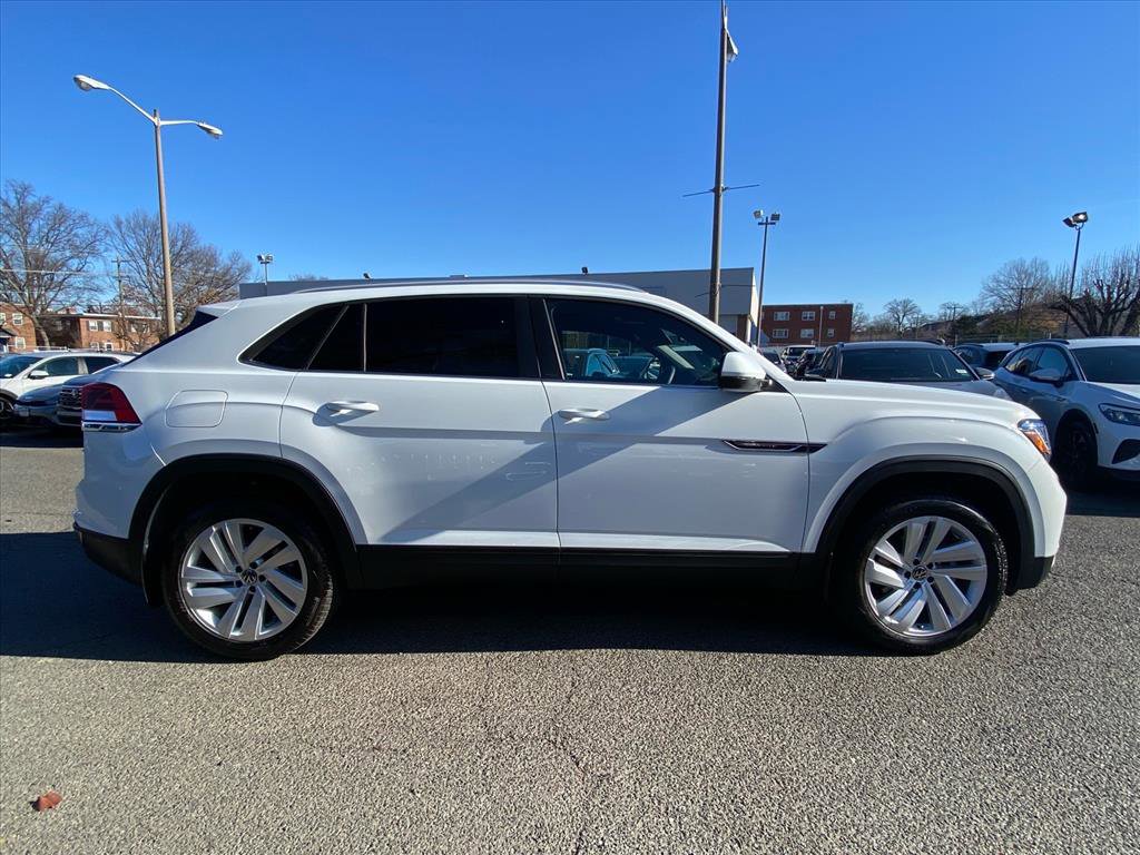 Certified 2023 Volkswagen Atlas Cross Sport SE w/ Panoramic Sunroof Package image 2
