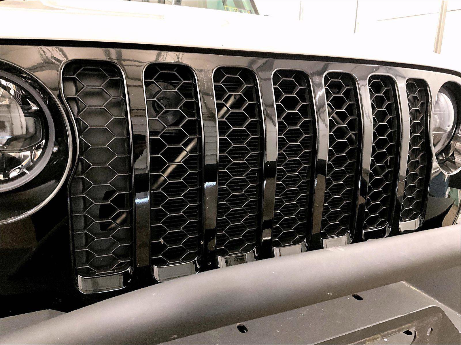 Used 2023 Jeep Wrangler Unlimited w/ 8.4" Radio Group AWD/4WD image 29