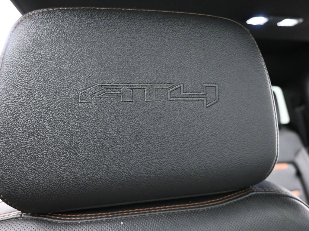 Used 2021 GMC Sierra 1500 AT4 w/ AT4 Premium Package AWD/4WD image 14