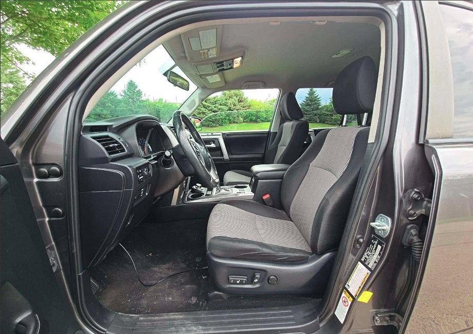 Used 2016 Toyota 4Runner SR5 AWD/4WD image 4