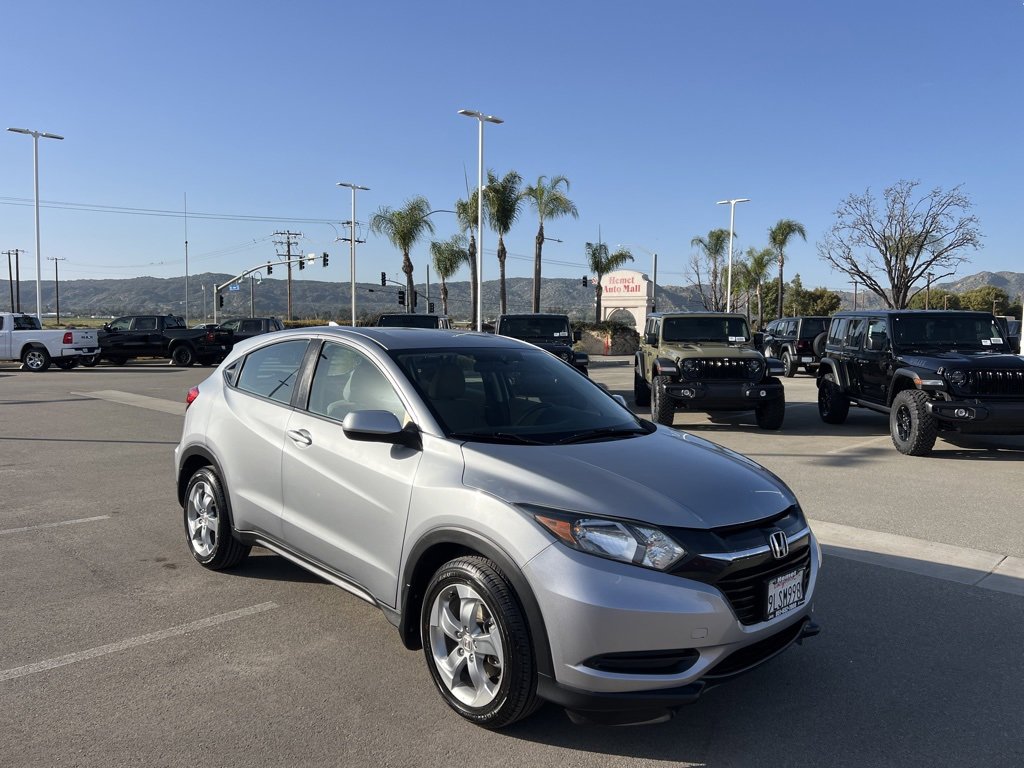 Used 2017 Honda HR-V LX image 2