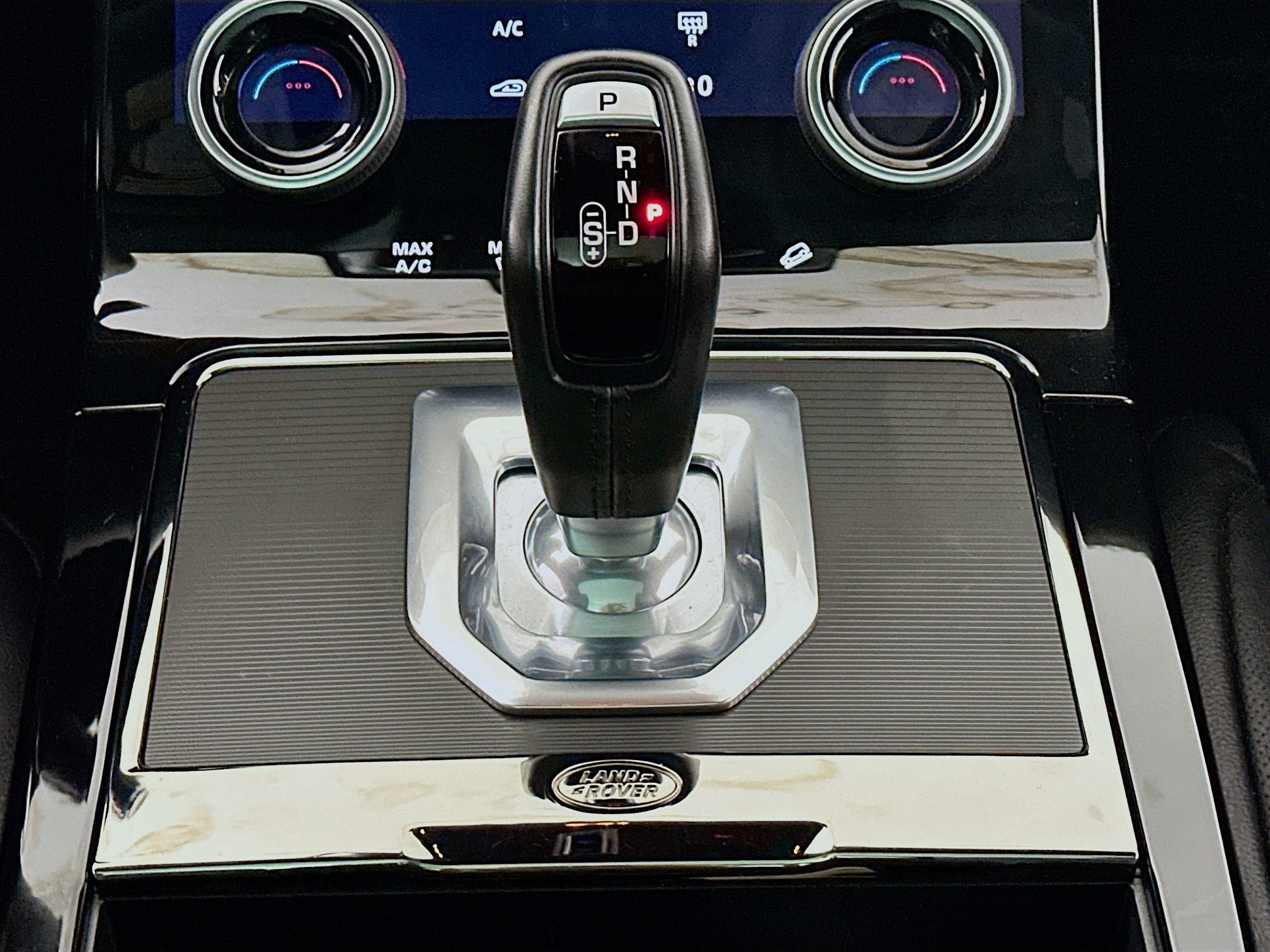 Used 2022 Land Rover Range Rover Evoque R-Dynamic S image 14