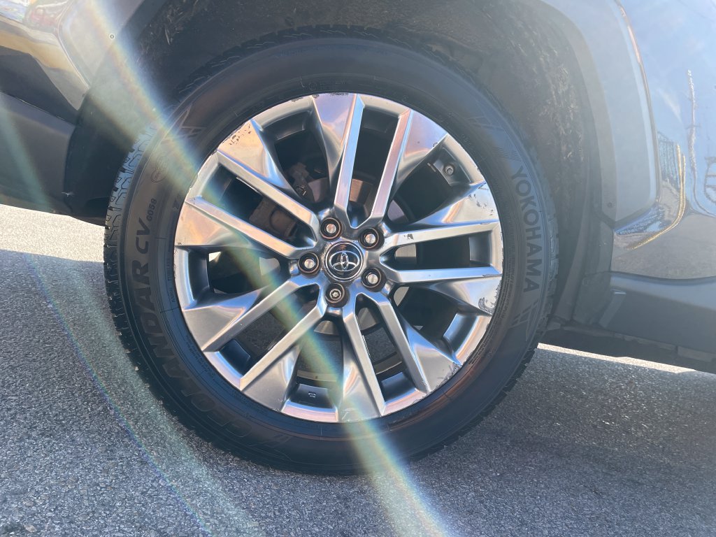 Used 2019 Toyota RAV4 XLE Premium AWD/4WD image 12