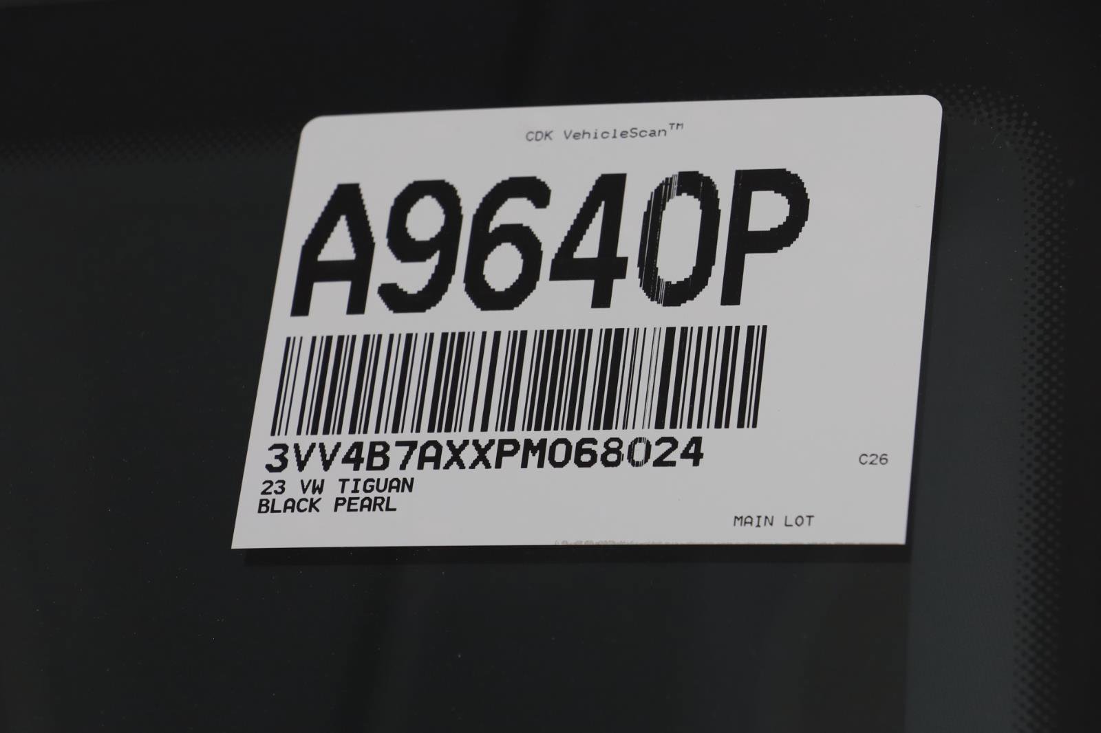 Used 2023 Volkswagen Tiguan SEL R-Line image 26