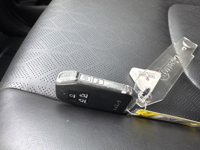 Used 2024 Kia Carnival LX image 36