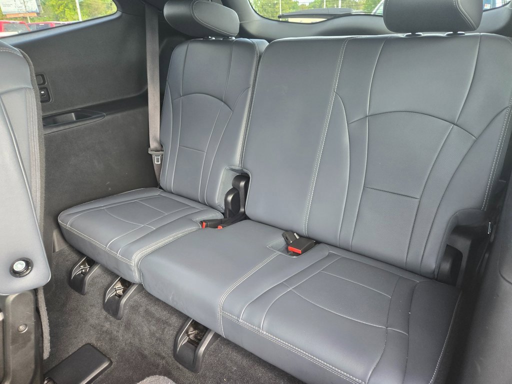 Used 2024 Buick Enclave Premium image 9