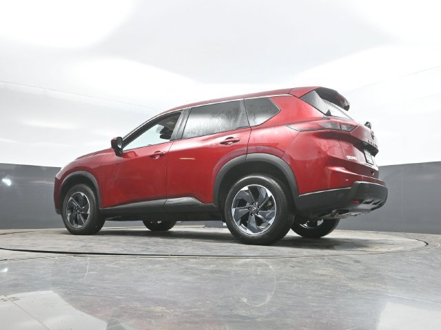 Used 2025 Nissan Rogue SV AWD/4WD image 50