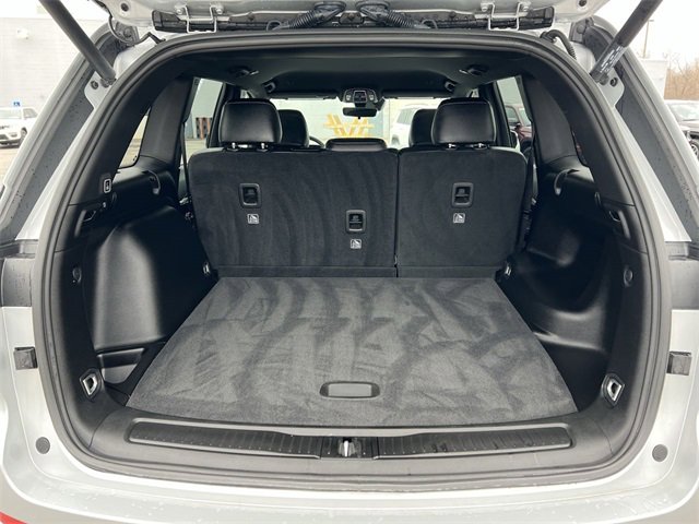 Used 2025 Jeep Grand Cherokee Limited image 24