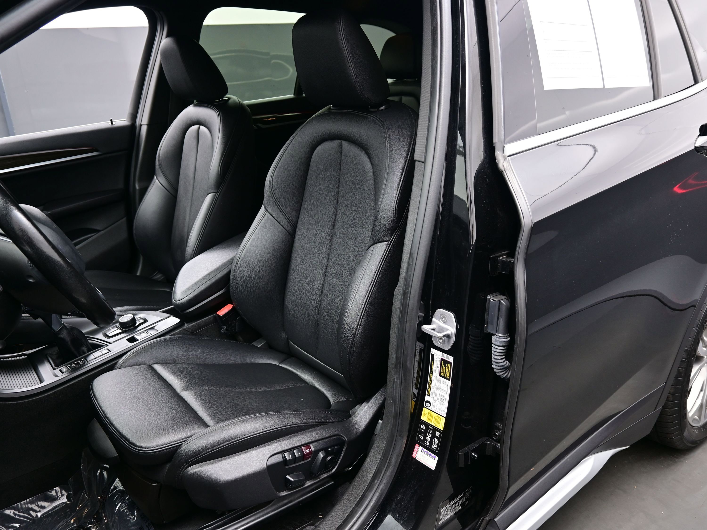 Used 2017 BMW X1 xDrive28i image 12