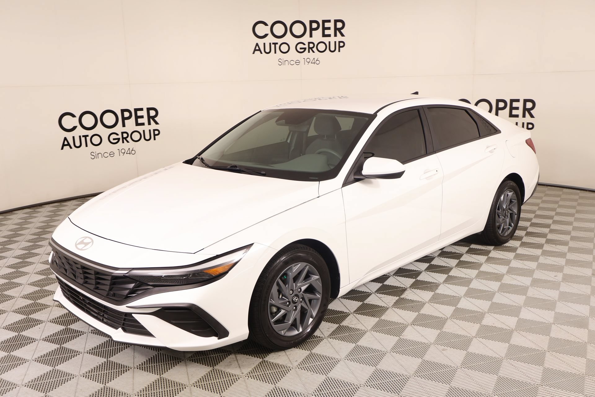 Used 2024 Hyundai Elantra SEL FWD image 10