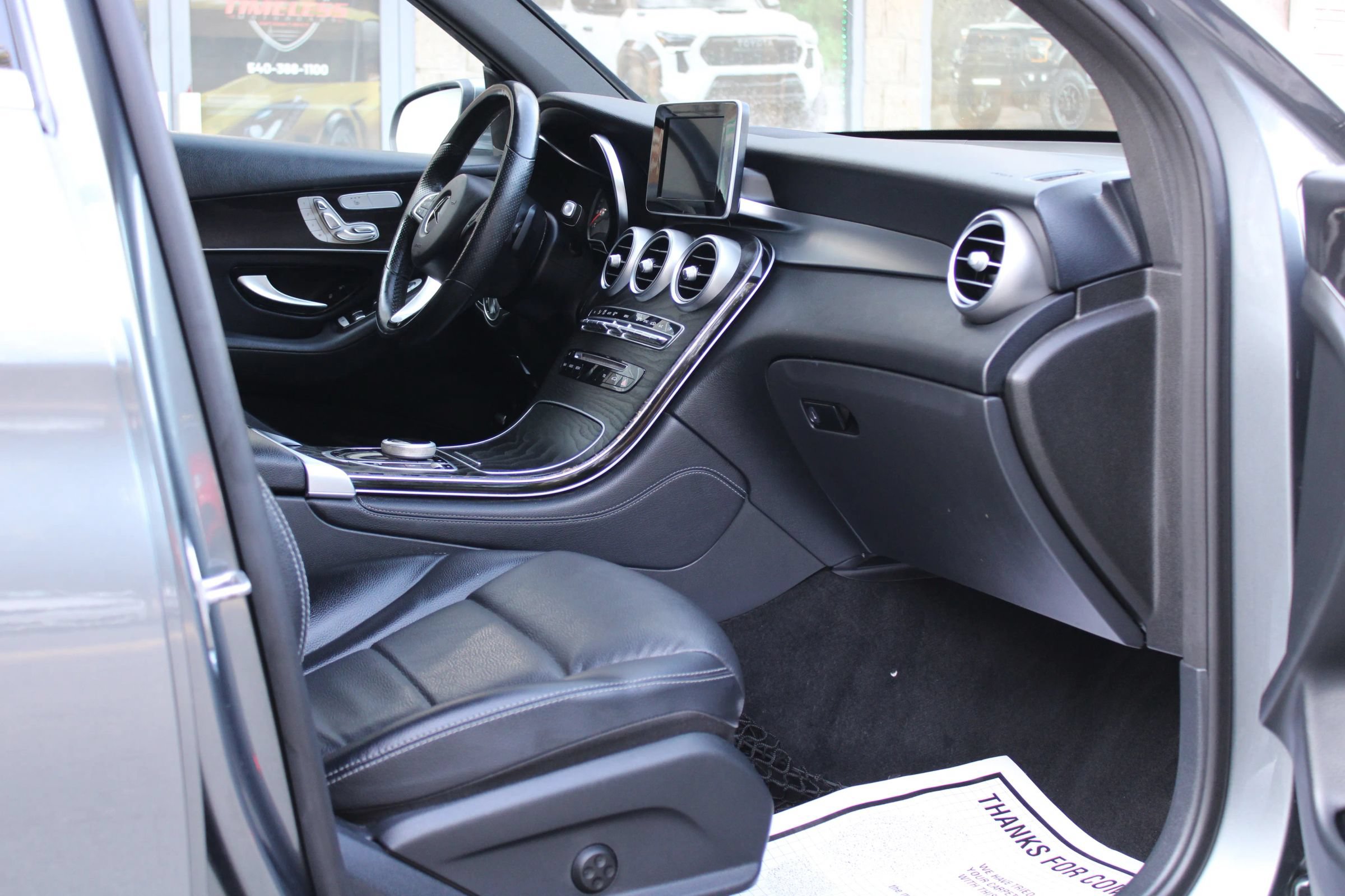 Used 2018 Mercedes-Benz GLC 300 4MATIC image 8