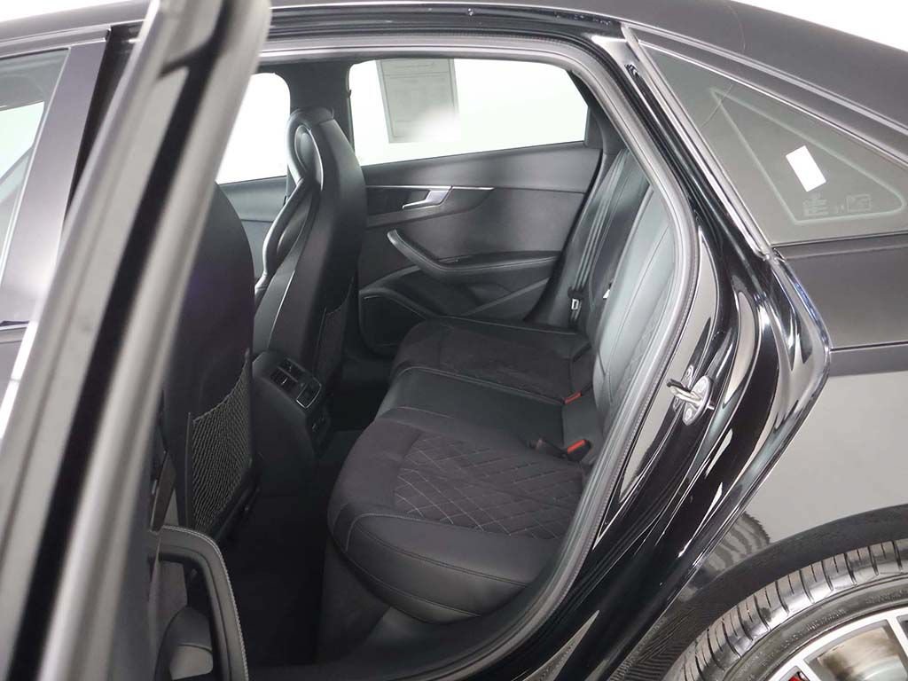 Used 2023 Audi S4 Premium Plus w/ Premium Plus Package AWD/4WD image 32