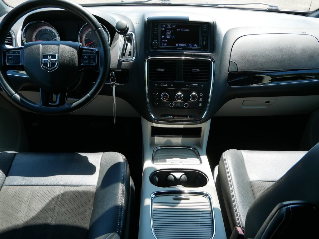 Used 2019 Dodge Grand Caravan SXT FWD image 13